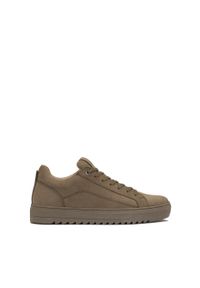 Kazar - Sneakersy męskie na grubej podeszwie w kolorze khaki. Okazja: na spacer, do pracy. Kolor: zielony. Materiał: nubuk. Szerokość cholewki: normalna. Sport: wspinaczka, turystyka piesza #1