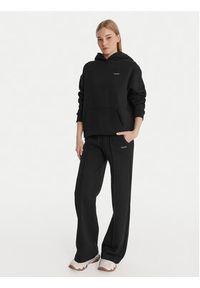 Guess Spodnie dresowe V6RB17 K9V31 Czarny Regular Fit. Kolor: czarny. Materiał: bawełna #5
