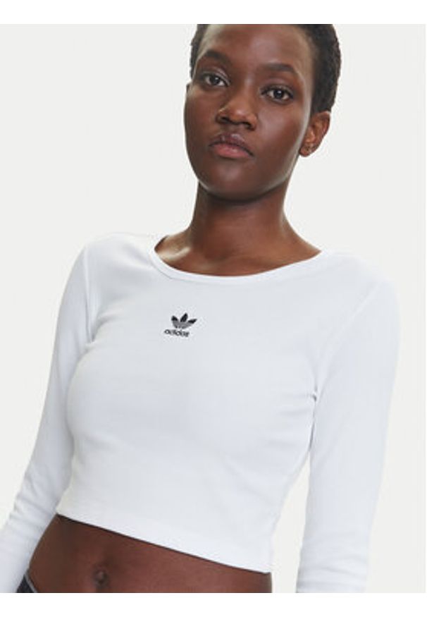 Adidas - adidas Bluzka Essentials Ribbed JC9011 Biały Slim Fit. Kolor: biały. Materiał: bawełna