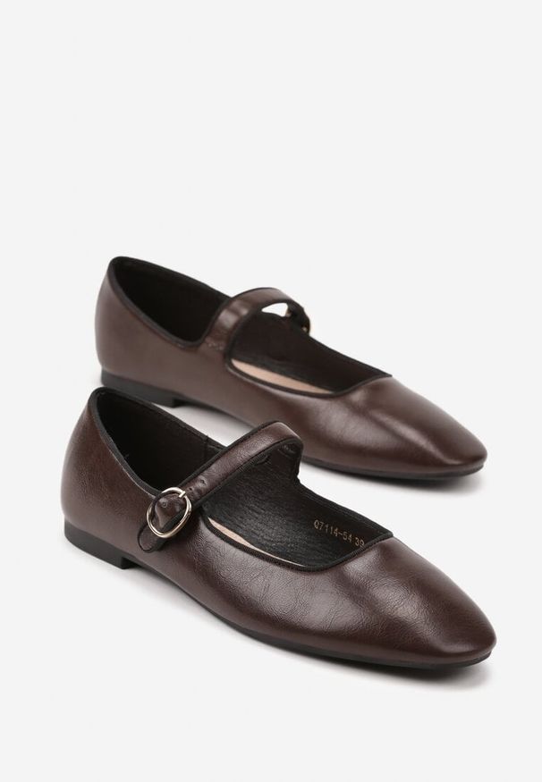Renee - Brązowe Balerinki Vices z Wkładką ze Skóry Naturalnej Ozdobione Paskiem Patantie. Okazja: na co dzień, na randkę. Zapięcie: pasek. Kolor: brązowy. Materiał: skóra. Wzór: aplikacja. Styl: casual, elegancki, klasyczny