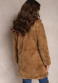 Renee - Brązowy Futrzany Płaszcz Teddy o Dwurzędowym Fasonie Parellia. Kolor: brązowy. Materiał: futro