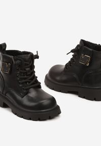 Born2be - Czarne Płaskie Sznurowane Botki z Metaliczną Aplikacją Vensoris. Okazja: na uczelnię. Zapięcie: sznurówki. Kolor: czarny. Materiał: jeans. Wzór: aplikacja. Styl: klasyczny, elegancki