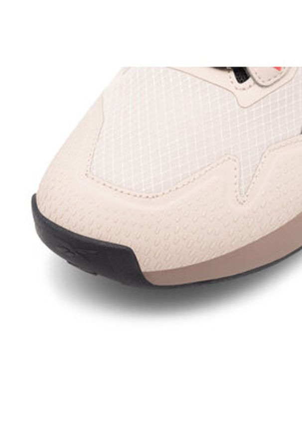 Reebok Buty na siłownię Nanoflex Adventure T HP9232 Beżowy. Kolor: beżowy. Materiał: materiał. Sport: fitness