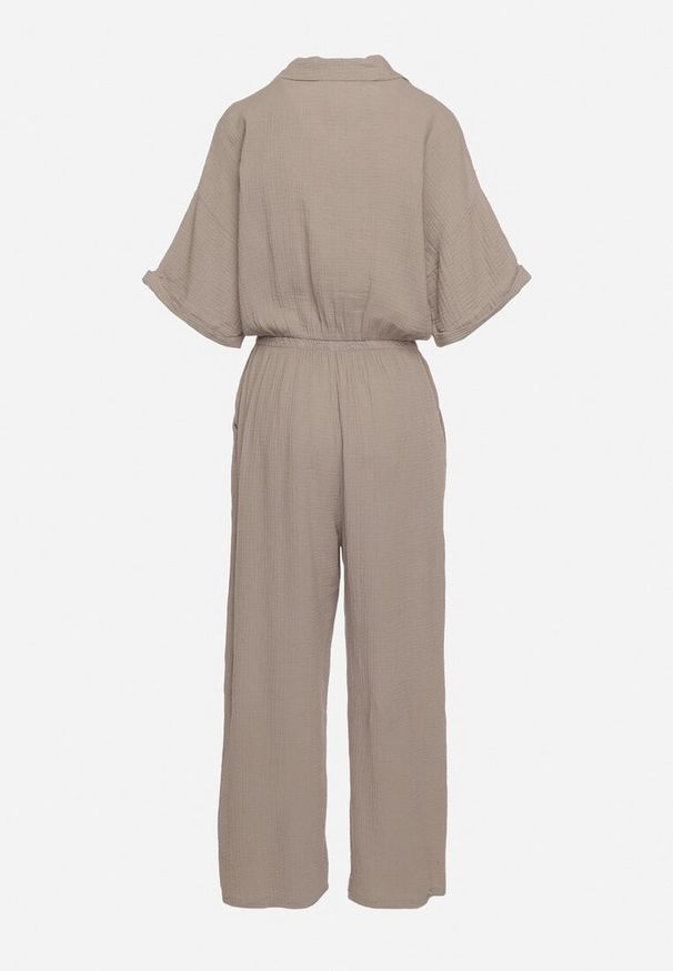 Born2be - Ciemnobeżowy Bawełniany Kombinezon z Koszulową Górą i Prostymi Spodniami Namsore. Kolor: beżowy. Materiał: bawełna. Styl: elegancki, klasyczny