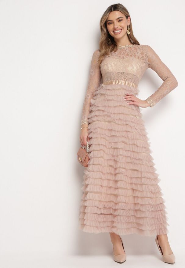 Born2be - Beżowa Maxi Sukienka Rozkloszowana z Koronkową Górą i Tiulowymi Falbankami Firina. Typ kołnierza: kołnierz z falbankami. Kolor: beżowy. Materiał: tiul, koronka. Długość: maxi
