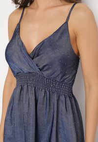 Born2be - Granatowa Wiskozowa Sukienka o Rozkloszowanym Kroju z Kopertowym Dekoltem Liralune. Typ kołnierza: dekolt w kształcie V. Kolor: niebieski. Materiał: wiskoza. Długość rękawa: na ramiączkach. Typ sukienki: kopertowe. Styl: elegancki, klasyczny #6