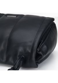 Wittchen - Damska torebka z miękkiej ekoskóry z supełkami czarna. Kolor: czarny. Wzór: haft. Sezon: wiosna, zima. Dodatki: z haftem. Materiał: skórzane. Styl: casual, elegancki. Rodzaj torebki: na ramię #3