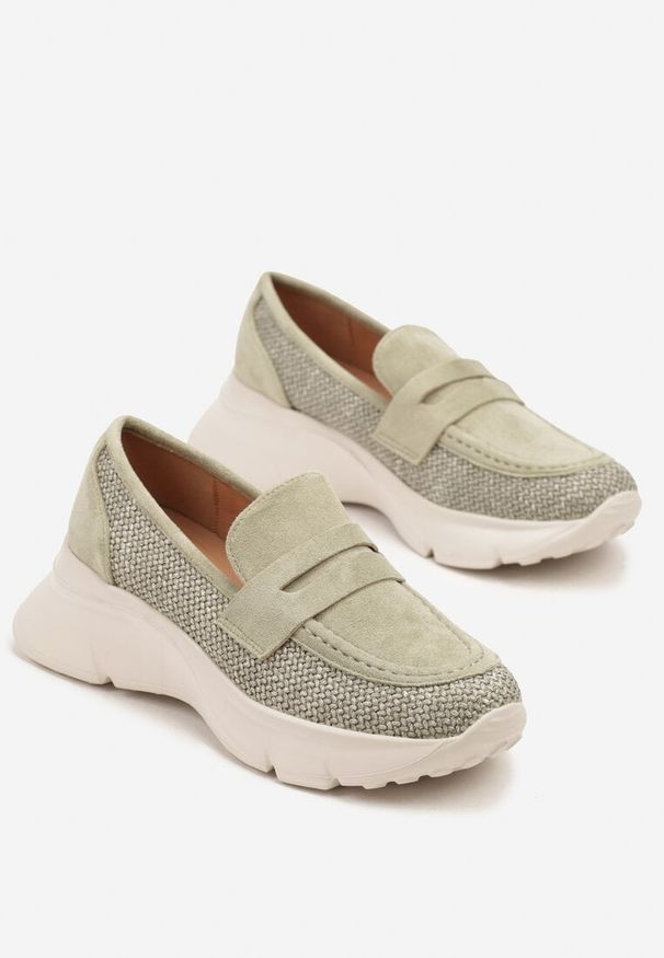 Born2be - Zielone Półbuty na Grubej Podeszwie z Tłoczeniem Eranelitia. Okazja: na co dzień. Kolor: zielony. Styl: casual