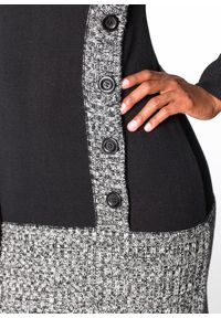 bonprix - Dopasowana sukienka dzianinowa z szalowym kołnierzem. Typ kołnierza: golf. Kolor: czarny. Materiał: dzianina. Długość rękawa: długi rękaw. Wzór: melanż. Styl: elegancki #2