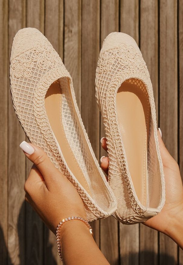 Born2be - Beżowe Siateczkowe Balerinki Deovana. Okazja: na co dzień, na spacer. Kolor: beżowy. Materiał: jedwab, jeans, materiał. Styl: casual, elegancki