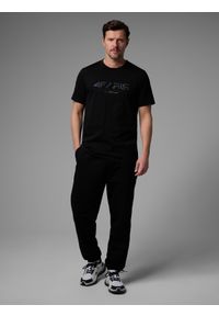 4f - 4F T-shirt regular z nadrukiem męski 4F x Robert Lewandowski - czarny XL. Okazja: na co dzień. Kolor: czarny. Materiał: bawełna, materiał. Wzór: nadruk. Styl: casual, sportowy #2