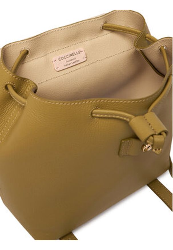 Coccinelle Plecak TOA Coccinellenikla E5 TOA 54 01 01 Khaki. Kolor: brązowy. Materiał: skóra