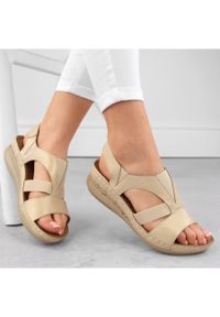 Sandały damskie komfortowe wsuwane z gumkami beżowe eVento 7765 beżowy. Zapięcie: bez zapięcia. Kolor: beżowy #5