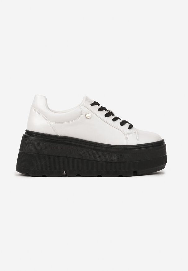 Born2be - Biało-Czarne Sneakersy Vices na Platformie Miriri. Okazja: na co dzień. Zapięcie: sznurówki. Kolor: biały. Materiał: jeans. Obcas: na platformie