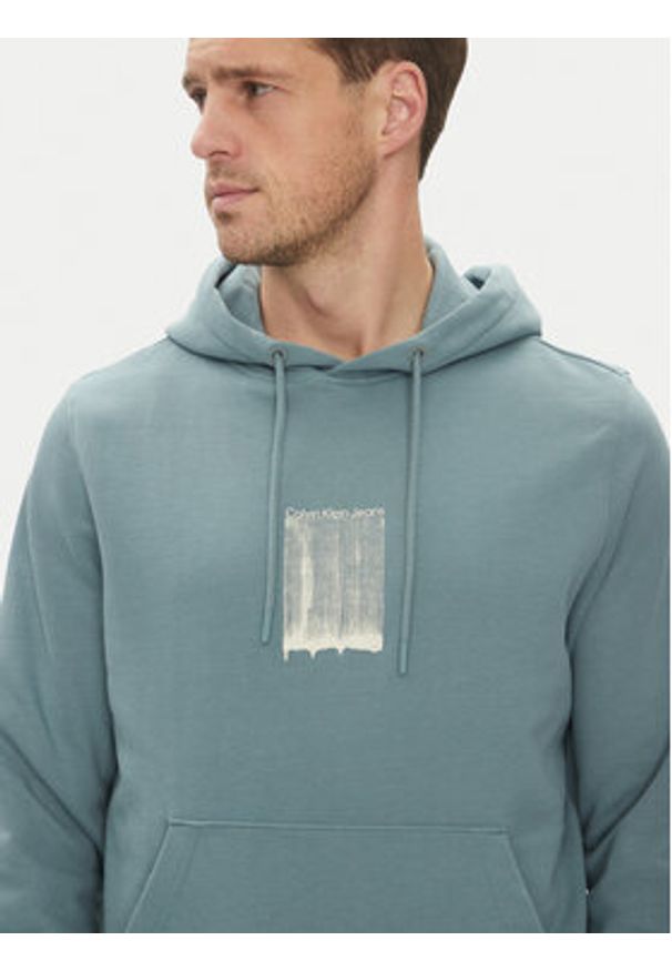 Calvin Klein Jeans Bluza Brush Stroke J30J327525 Niebieski Regular Fit. Kolor: niebieski. Materiał: bawełna