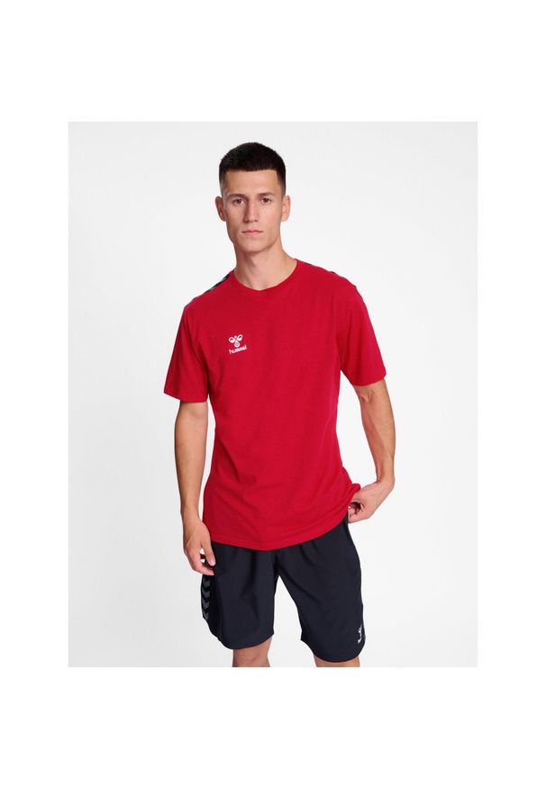 Koszulka Hummel Authentic. Kolor: czerwony, różowy, wielokolorowy. Sport: piłka nożna