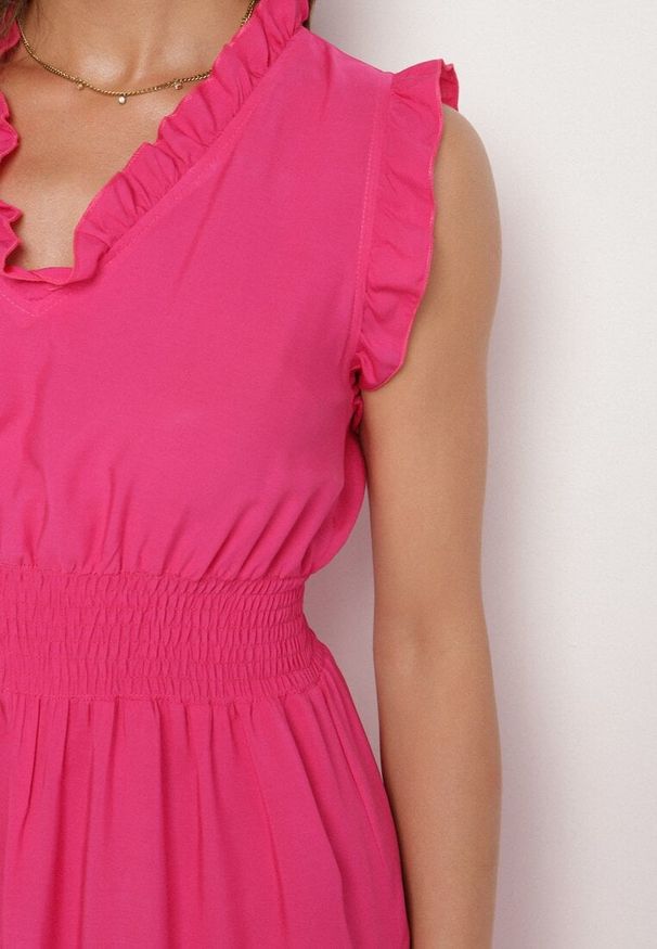 Born2be - Fuksjowa Sukienka z Wiskozą o Rozkloszowanym Kroju Bez Rękawów Folerose. Typ kołnierza: dekolt w serek. Kolor: różowy. Materiał: wiskoza. Długość rękawa: bez rękawów. Sezon: wiosna, lato. Typ sukienki: rozkloszowane. Styl: elegancki