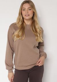 Born2be - Ciemnobeżowa Bluza z Bawełną Ozdobiona Przeszyciami Fezoria. Okazja: na co dzień. Kolor: beżowy. Materiał: bawełna. Wzór: aplikacja. Styl: casual, klasyczny #4