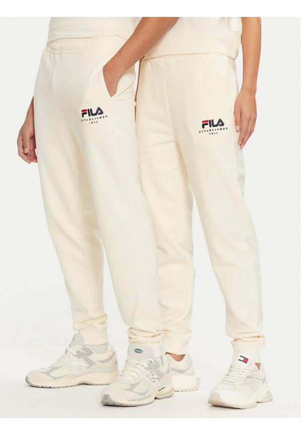 Fila Spodnie dresowe Unisex Bovrup FAU0146 Écru Regular Fit. Materiał: bawełna