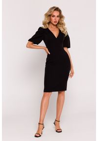 MOE - Elegancka ołówkowa sukienka dekolt V bufiaste rękawy czerń. Typ sukienki: ołówkowe. Styl: elegancki #2