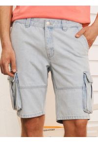 Sinsay - Szorty jeansowe z kieszeniami cargo - niebieski. Kolor: niebieski. Materiał: jeans