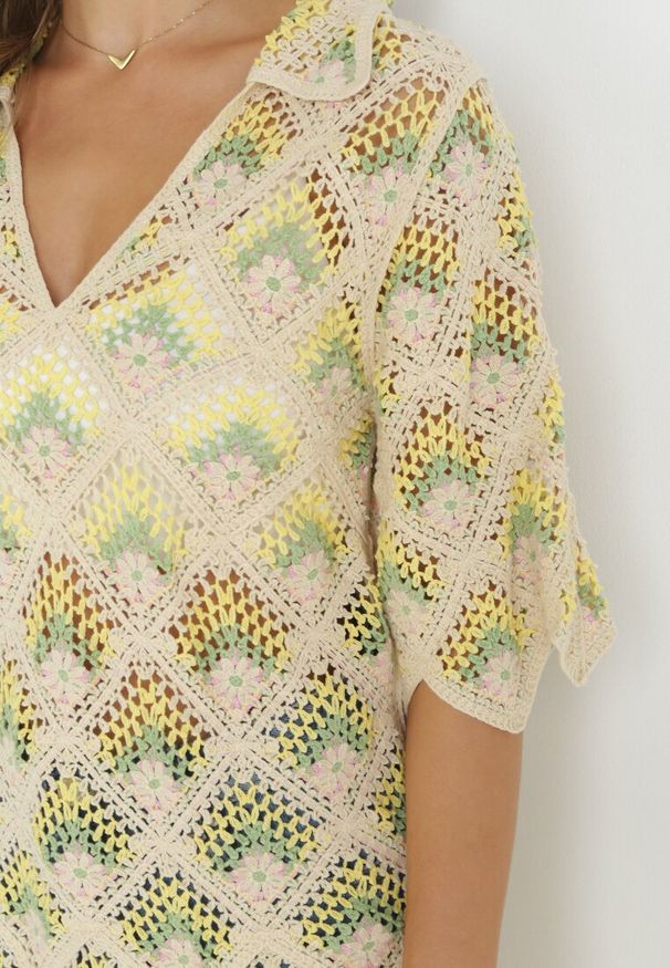 Born2be - Żółto-Fuksjowa Pudełkowa Sukienka Mini z Głębokim Dekoltem z Szydełkowej Bawełny Cristel. Kolor: żółty. Materiał: bawełna. Styl: boho. Długość: mini