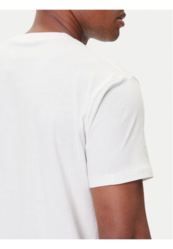 Armani Exchange T-Shirt XM001440 AF10358 U0009 Biały Regular Fit. Kolor: biały. Materiał: bawełna