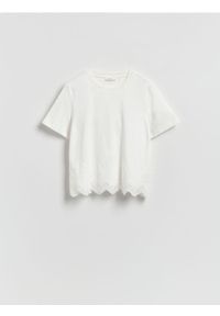 Reserved - T‑shirt z koronkową aplikacją - biały. Kolor: biały. Materiał: koronka. Wzór: aplikacja #1