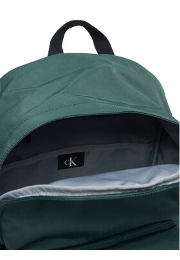 Calvin Klein Plecak Bold Round Backpack LV04D3114G Zielony. Kolor: zielony. Materiał: materiał