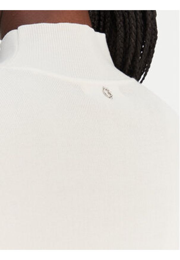 Guess Jeans Sukienka dzianinowa W6RK61 Z4842 Biały Regular Fit. Kolor: biały. Materiał: syntetyk