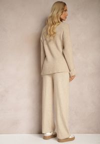 Renee - Jasnobeżowy Komplet z Wełną i Bawełną Spodnie o Szerokim Kroju Sweter z Guzikami i Rozcięciem Sialwen. Kolor: beżowy. Materiał: wełna, bawełna