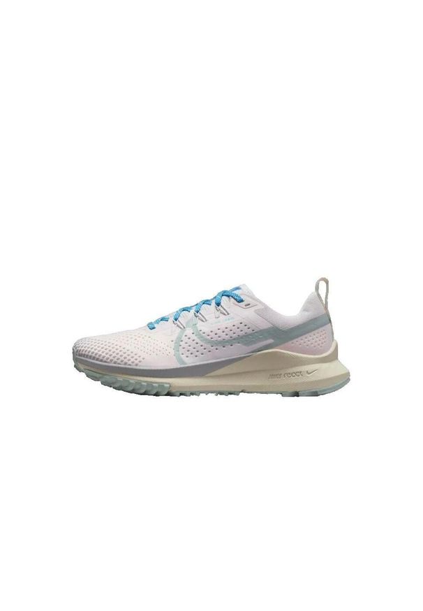 Buty do biegania damskie Nike React Pegasus Trail 4. Zapięcie: sznurówki. Kolor: fioletowy, wielokolorowy. Materiał: guma, syntetyk, tkanina, materiał. Szerokość cholewki: normalna. Sport: bieganie