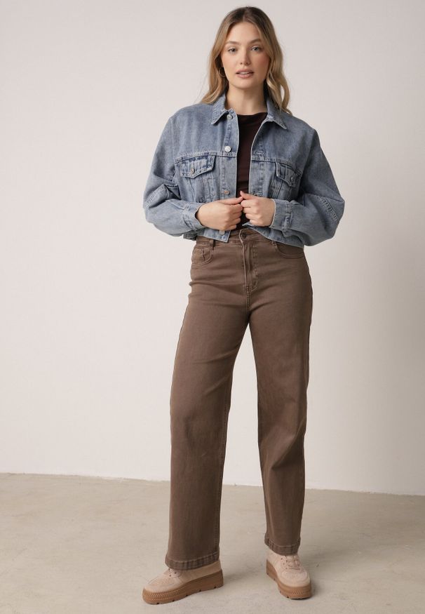 Born2be - Niebieska Bawełniana Jeansowa Kurtka o Krótkim Kroju Bomberki Zinelle. Okazja: na co dzień, na spacer. Kolor: niebieski. Materiał: jeans, bawełna. Długość: krótkie. Styl: casual