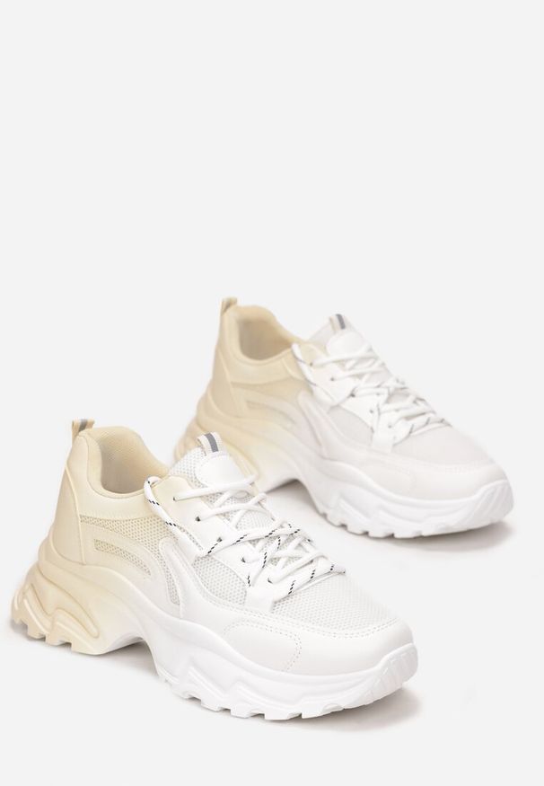 Born2be - Biało-Beżowe Sneakersy Ombre na Płaskiej Podeszwie ze Żłobieniami Jofiello. Wysokość cholewki: przed kostkę. Nosek buta: okrągły. Zapięcie: sznurówki. Kolor: biały, beżowy. Szerokość cholewki: normalna. Sezon: jesień, wiosna. Obcas: na płaskiej podeszwie