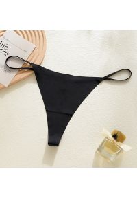 Intica - Stringi bezszwowe mini do obcisłych ubrań Benita. Kolor: czarny. Materiał: materiał #1