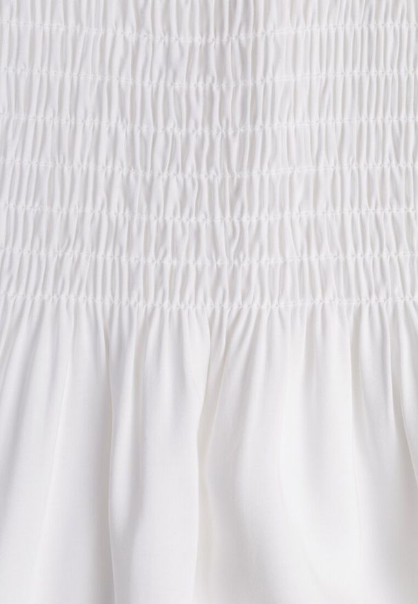 Renee - Biała Sukienka z Bawełny Ozdobiona Wiązaniem Tollasea. Okazja: na spacer, na co dzień. Kolor: biały. Materiał: bawełna. Wzór: aplikacja. Sezon: lato. Typ sukienki: proste. Styl: casual, elegancki