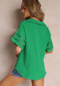 Renee - Zielona Bluzka z Ażurowymi Wstawkami na Rękawach Atrina. Kolor: zielony. Materiał: jeans. Wzór: ażurowy #3