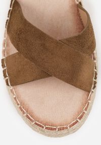 Renee - Ciemnozielone Sandały z Plecionki w Stylu Boho VICES z Paskami w Kształcie X Nahmala. Okazja: na co dzień. Zapięcie: pasek. Kolor: zielony. Wzór: paski, aplikacja. Sezon: lato. Styl: boho #9