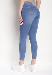 Born2be - Niebieskie Jeansy Skinny z Delikatnymi Przetarciami Acris. Okazja: na co dzień. Kolor: niebieski. Długość: długie. Styl: casual, klasyczny