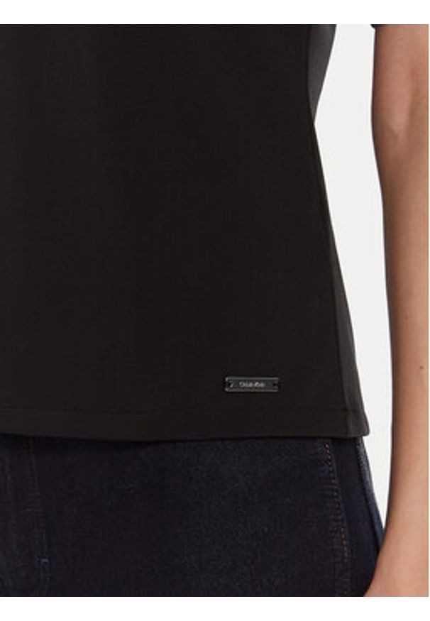 Calvin Klein Polo LV044C221G Czarny Slim Fit. Typ kołnierza: polo. Kolor: czarny. Materiał: syntetyk