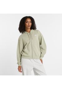 Bluza damska New Balance WJ41501OVN – zielona. Okazja: na co dzień. Typ kołnierza: kaptur. Kolor: zielony. Materiał: prążkowany, dresówka, bawełna, materiał, poliester. Wzór: ze splotem. Styl: klasyczny, casual