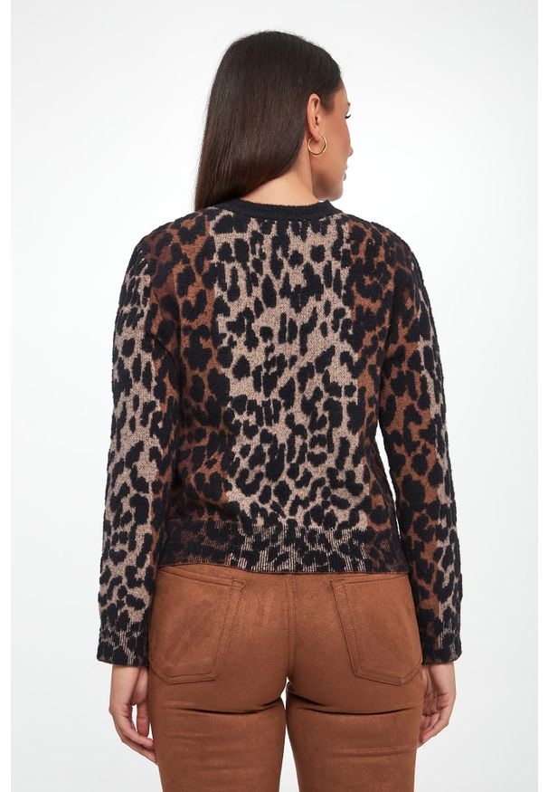 Sweter damski w panterkę DKNY. Wzór: motyw zwierzęcy