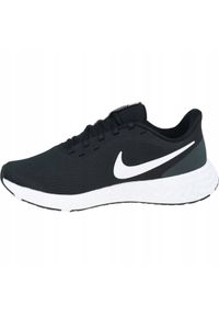 Buty Nike Revolution 5 M BQ3204-002 czarne. Kolor: czarny. Materiał: syntetyk. Szerokość cholewki: normalna. Model: Nike Revolution. Sport: fitness