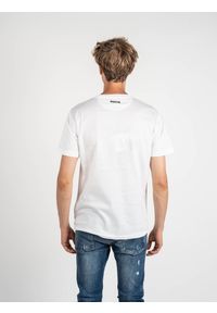 Les Hommes T-shirt | LKT200-703P | Round Neck T-Shirt | Mężczyzna | Biały. Okazja: na co dzień. Kolor: biały. Materiał: bawełna. Wzór: nadruk. Styl: casual #3