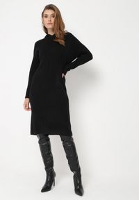 Born2be - Czarna Wełniana Sukienka z Kapturem w Prążki Tyrwe. Okazja: na co dzień. Typ kołnierza: kaptur. Kolor: czarny. Materiał: wełna. Długość rękawa: długi rękaw. Wzór: prążki. Typ sukienki: proste. Styl: elegancki, casual, klasyczny #5