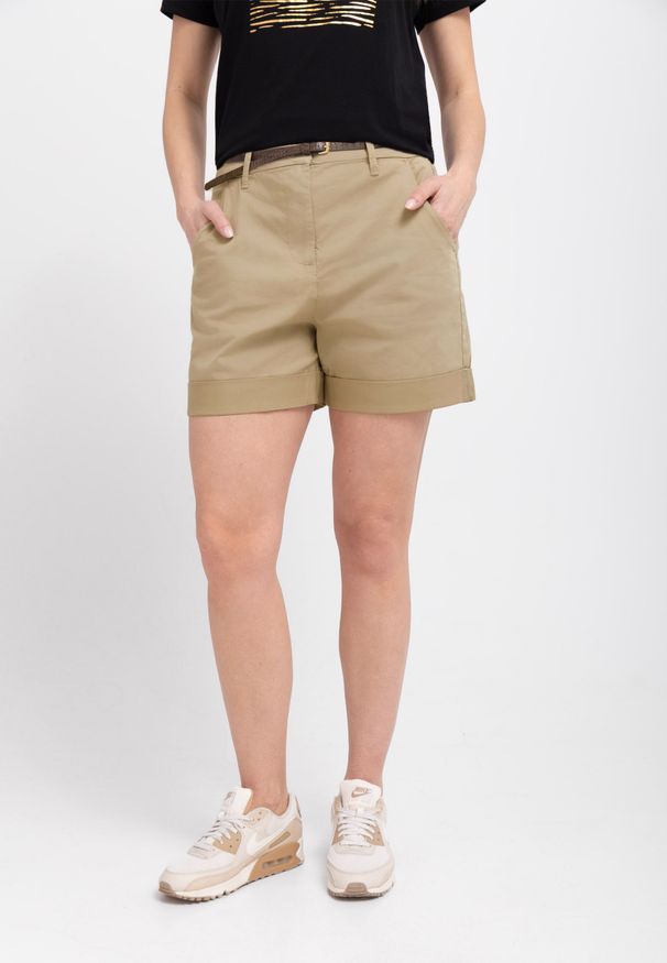 Volcano - Krótkie spodenki casual P-AGO. Okazja: na co dzień. Kolor: beżowy. Materiał: materiał. Długość: krótkie. Styl: casual
