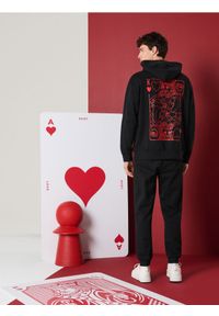 Sinsay - Bluza hoodie z nadrukiem - czarny. Kolor: czarny. Wzór: nadruk #1