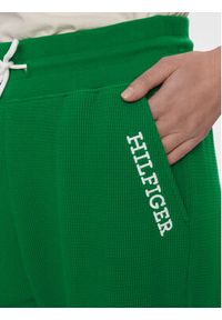 TOMMY HILFIGER - Tommy Hilfiger Spodnie dresowe UW0UW04946 Zielony Relaxed Fit. Kolor: zielony. Materiał: bawełna #5