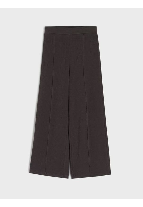 Sinsay - Prążkowane spodnie wide leg - zielony. Kolor: zielony. Materiał: prążkowany