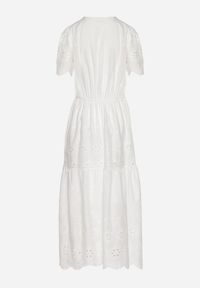 Born2be - Biała Bawełniana Sukienka Boho o Rozkloszowanym Kroju Zdobiona Haftem Efrissea. Okazja: na imprezę. Typ kołnierza: dekolt w serek. Kolor: biały. Materiał: bawełna. Długość rękawa: krótki rękaw. Wzór: haft, aplikacja. Sezon: lato. Styl: boho #2